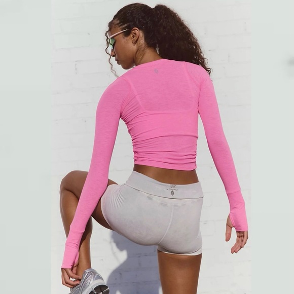 FP Movement Tempo Ruched Long Sleeve NWT Size M Free People Top Fuchsia Pink - Picture 2 of 8